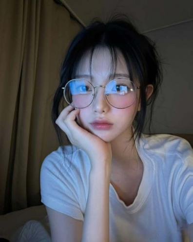 ella亦亦